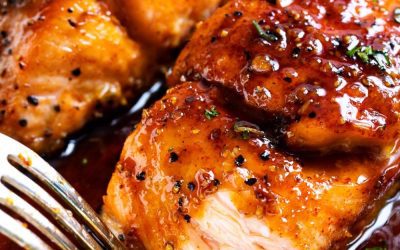 SALMÓN GLASEADO CON MIEL Y AJO